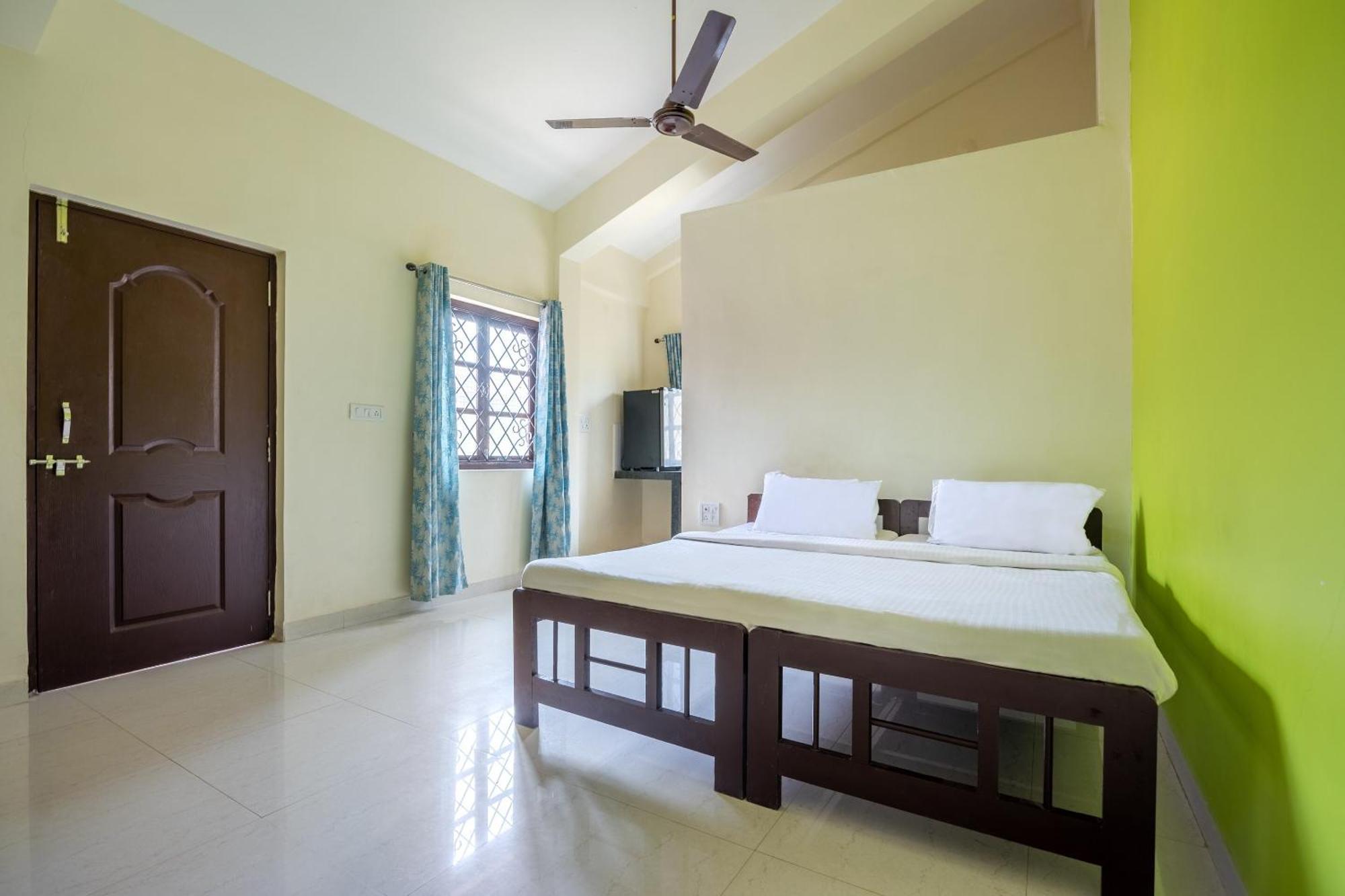 Spot On Ps Guest House Calangute Zewnętrze zdjęcie